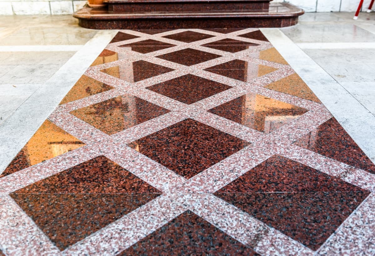 Piatra decorativa naturala pentru pardoseli in 42 imagini